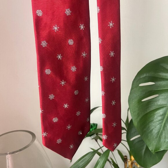Brooks Brothers Makers 100% Silk Tie Snowflake Pattern - Picture 6 of 12